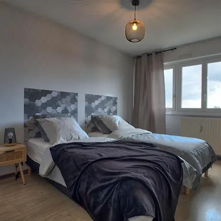 Urban Chic Cathedral View - Parking, Tram, 8 Min Center