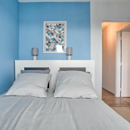 Urban Chic Cathedral View - Parking, Tram, 8 Min Center Daire *