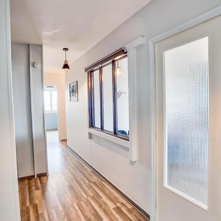 Urban Chic Cathedral View - Parking, Tram, 8 Min Center *