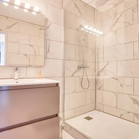 Apartamento Urban Chic Cathedral View - Parking, Tram, 8 Min Center