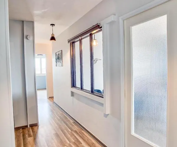 Urban Chic Cathedral View - Parking, Tram, 8 Min Center *